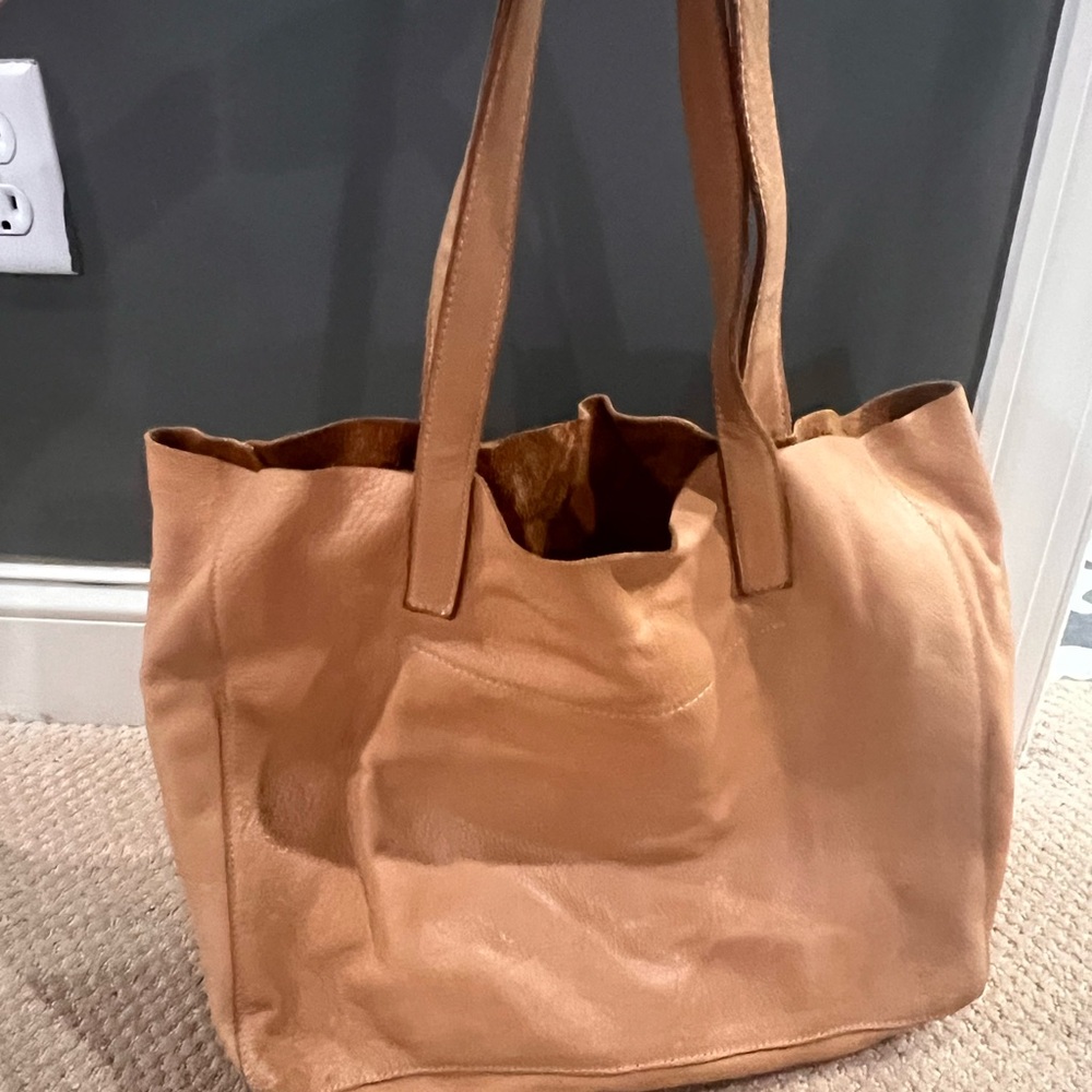 Velvet by Graham & Spencer Classic Tan Shoulder Bag